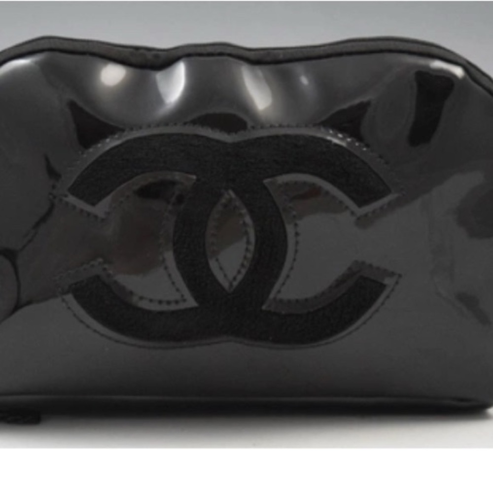 CHANEL Glossy Black Cosmetic Bag (with unbranded chain)
